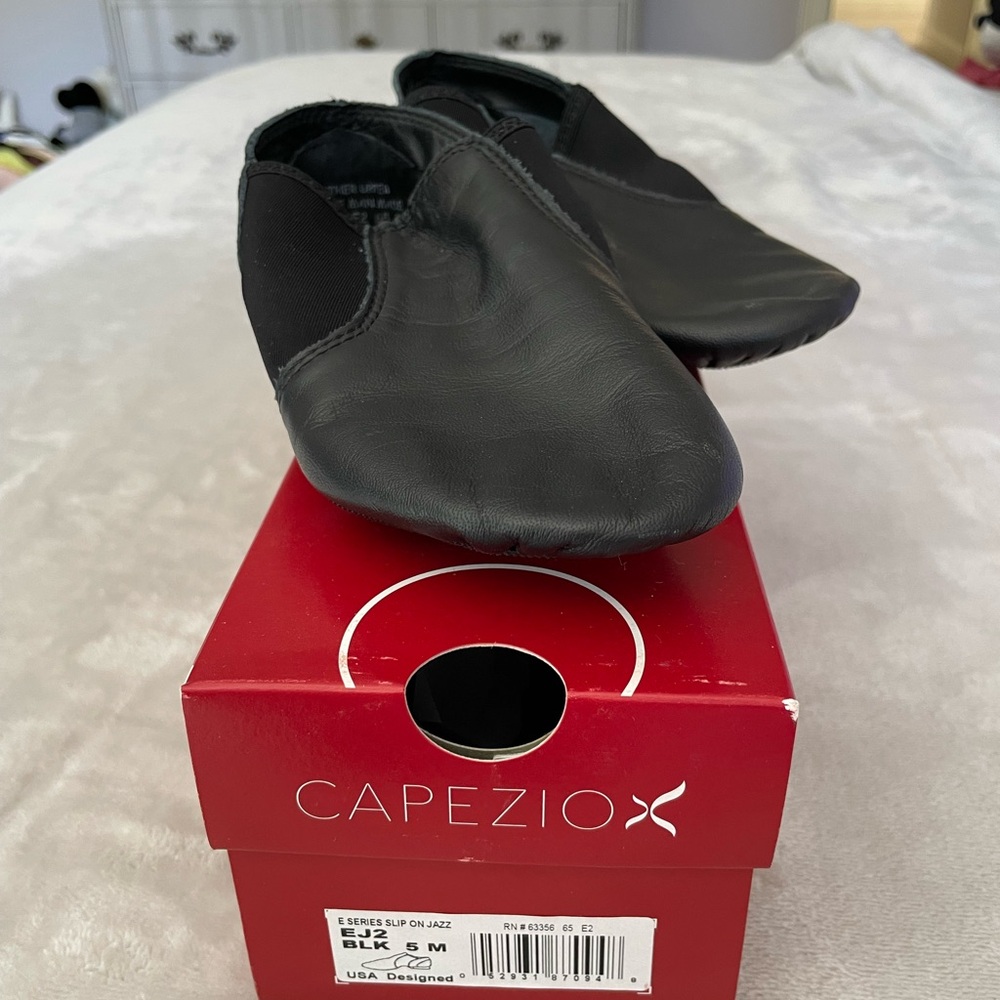 E-SERIES JAZZ SLIP ON EJ2-BLK (Black) Size 5M